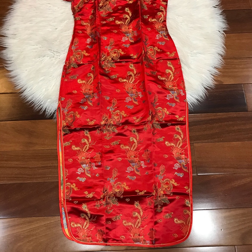 Elegant Red Floral Cheongsam Dress - Picture 2 of 7